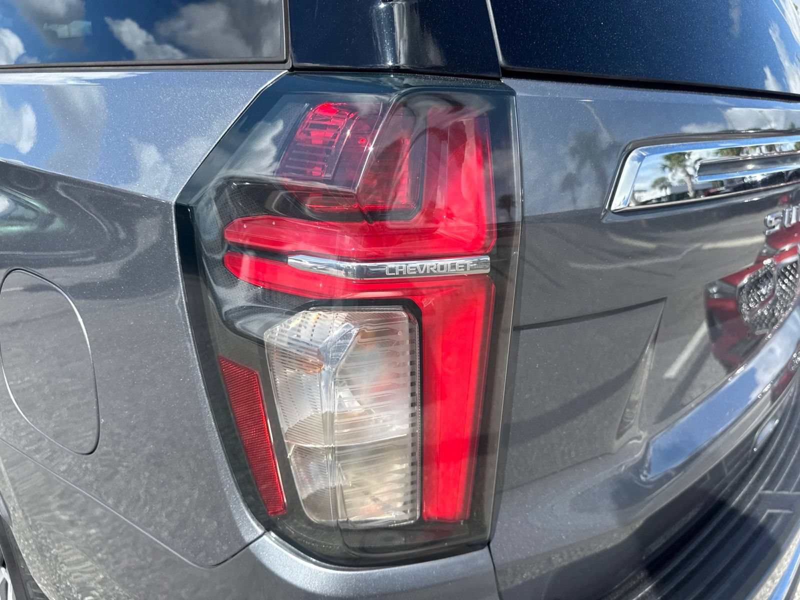 Used 2022 Chevrolet Suburban LT RWD image 11