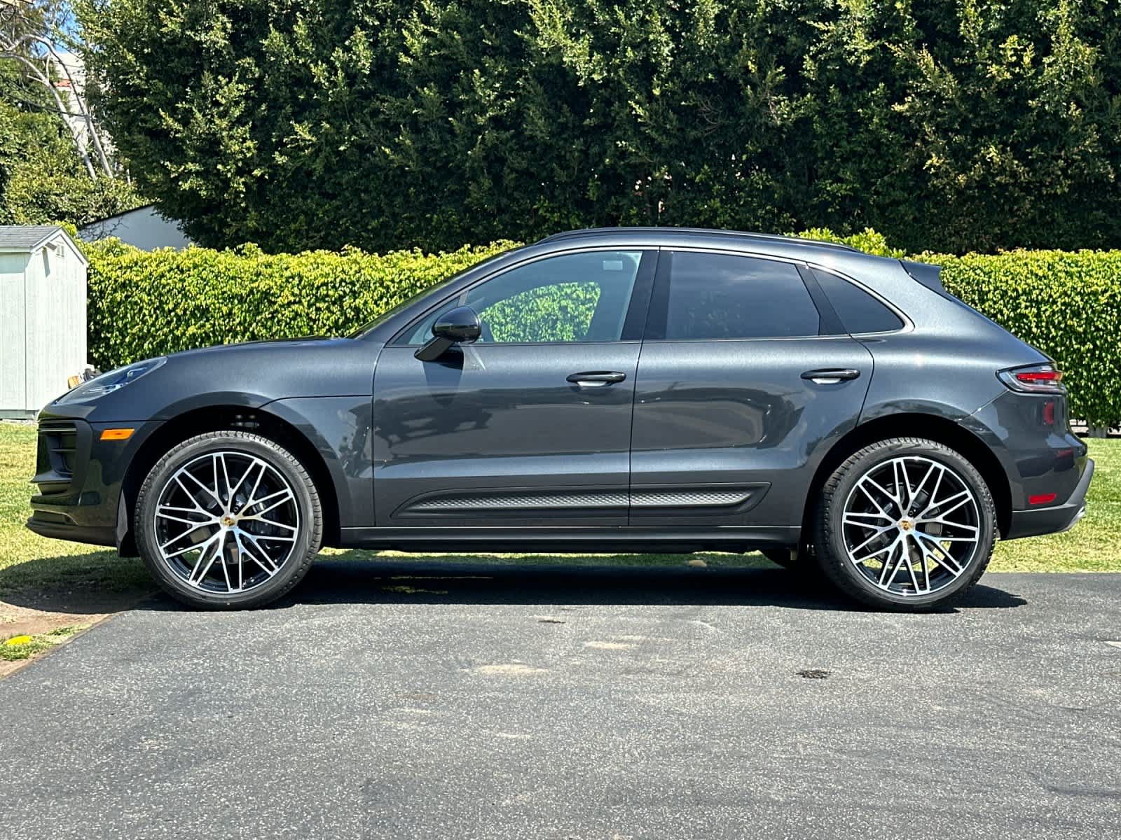 New 2026 Porsche Macan AWD/4WD image 2