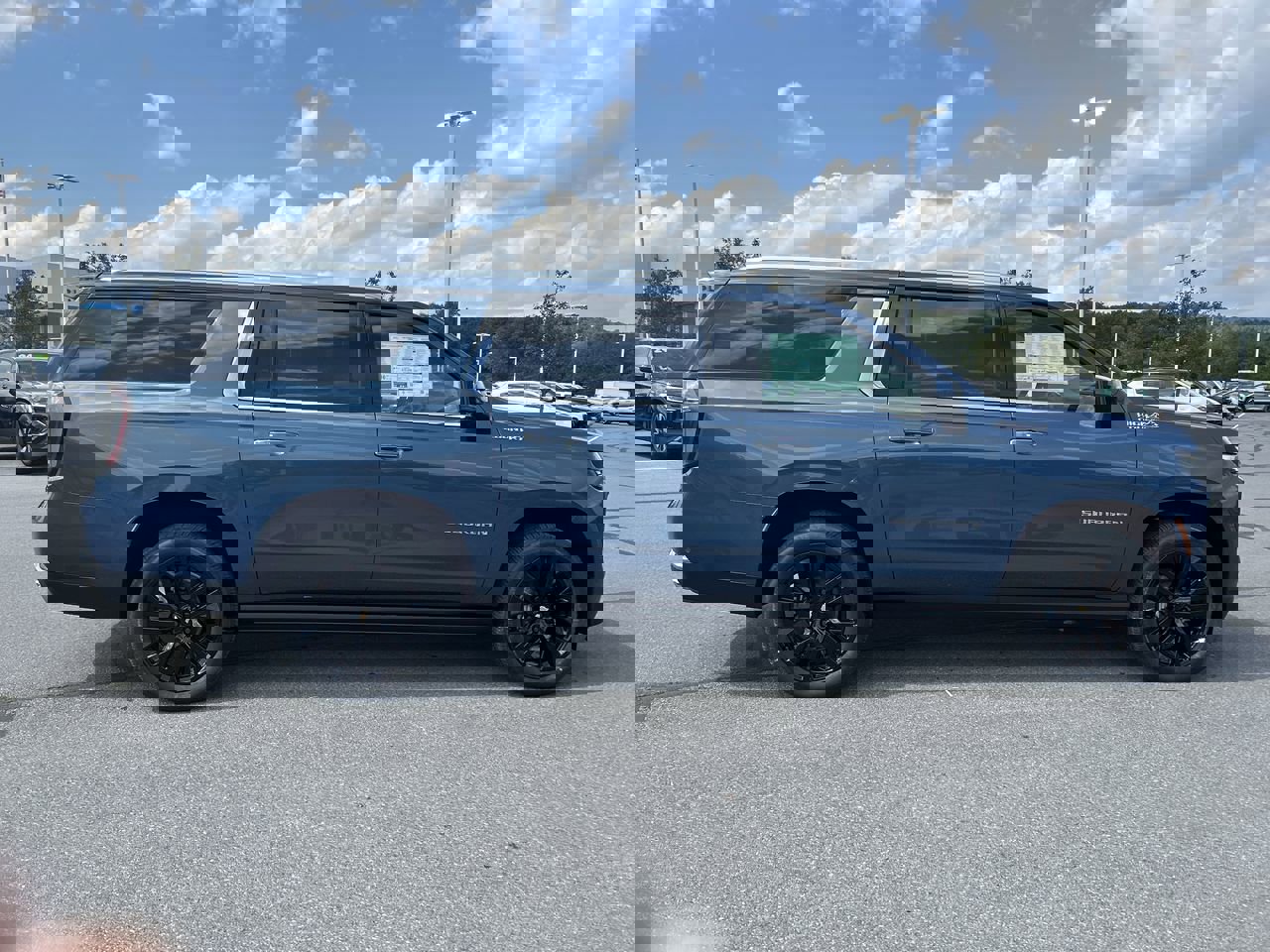 New 2025 Chevrolet Suburban High Country image 8