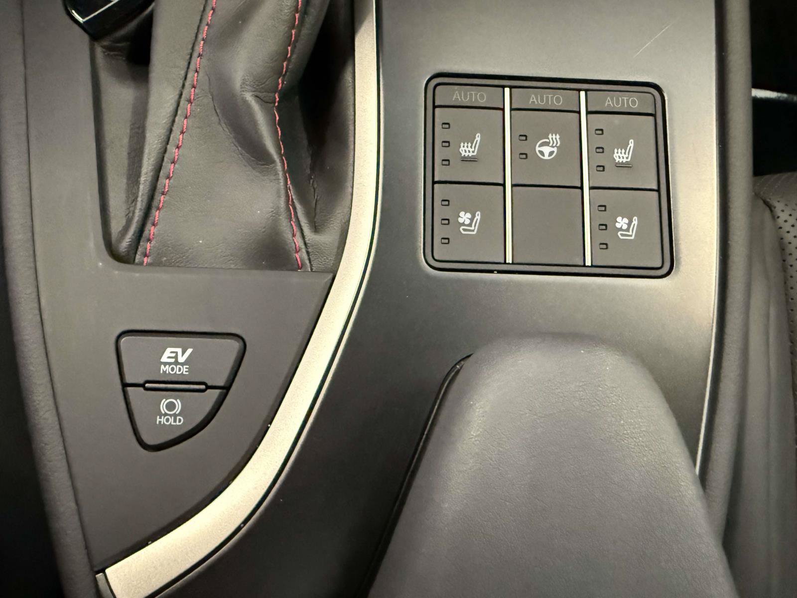 Used 2023 Lexus UX 250h F Sport AWD/4WD image 23