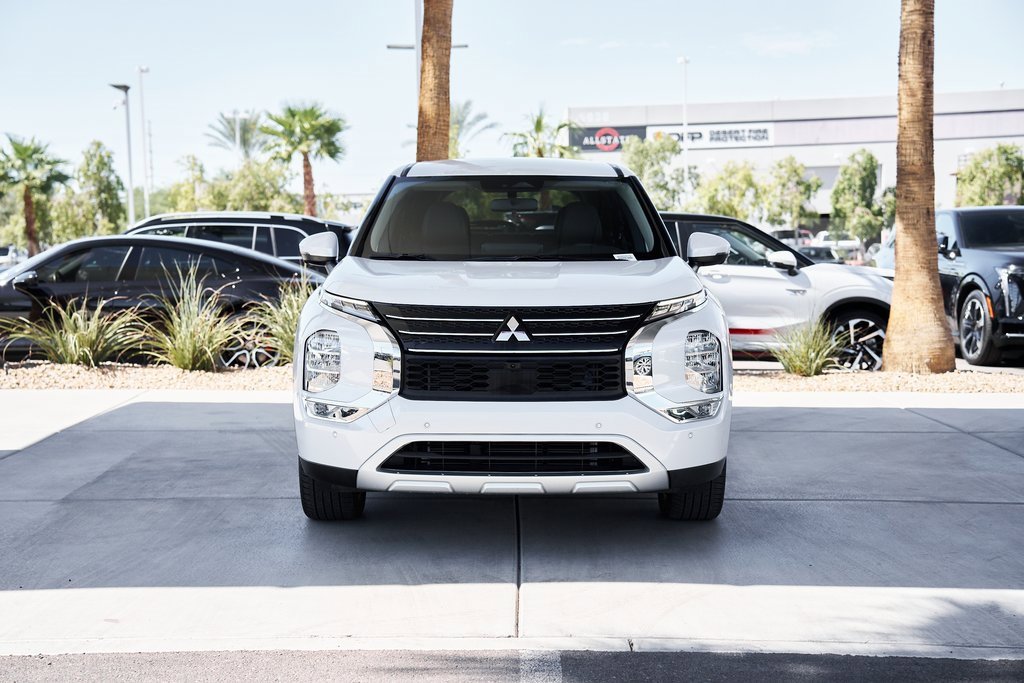 Used 2024 Mitsubishi Outlander SE image 6