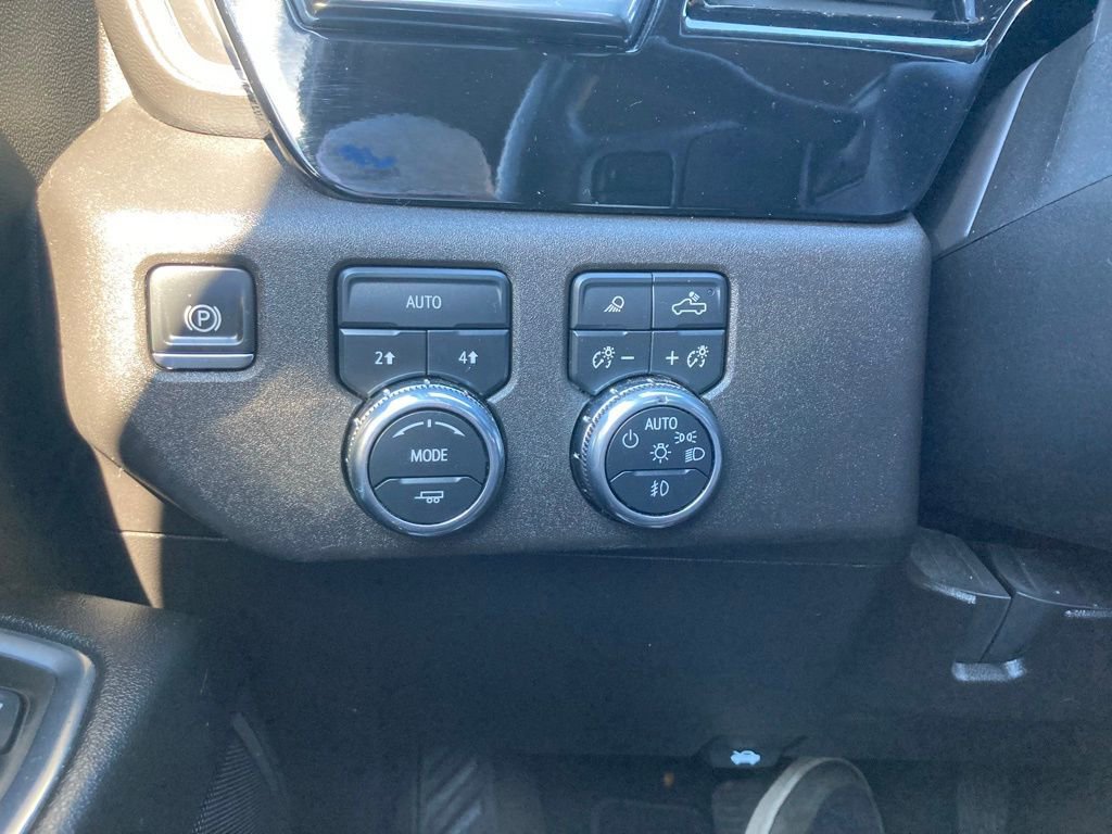 Used 2024 GMC Sierra 1500 SLT AWD/4WD image 18