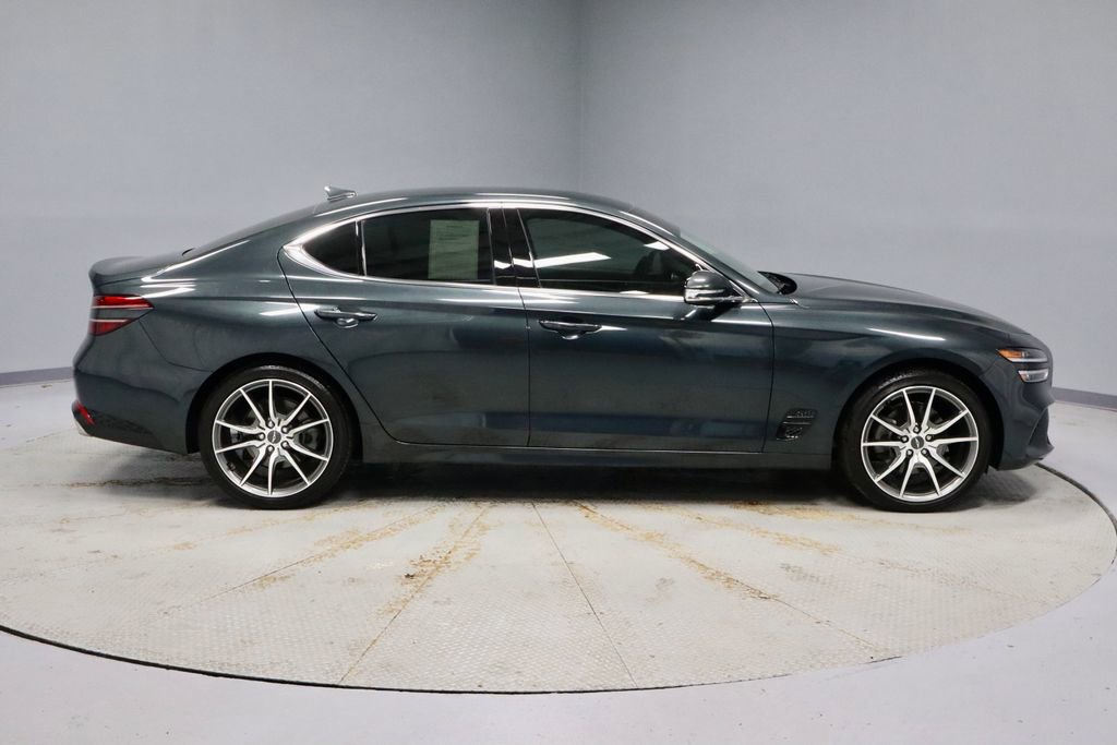 Used 2023 Genesis G70 2.0T image 7