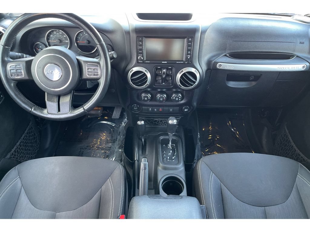 Used 2017 Jeep Wrangler Unlimited Sahara w/ Connectivity Group AWD/4WD image 15