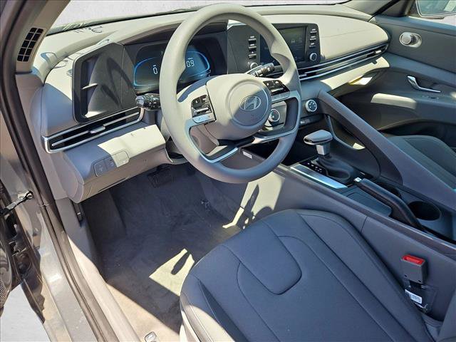 New 2026 Hyundai Elantra SE FWD video 3