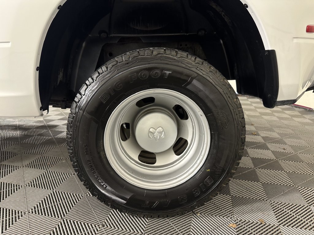 Used 2016 RAM 3500 Tradesman RWD image 14