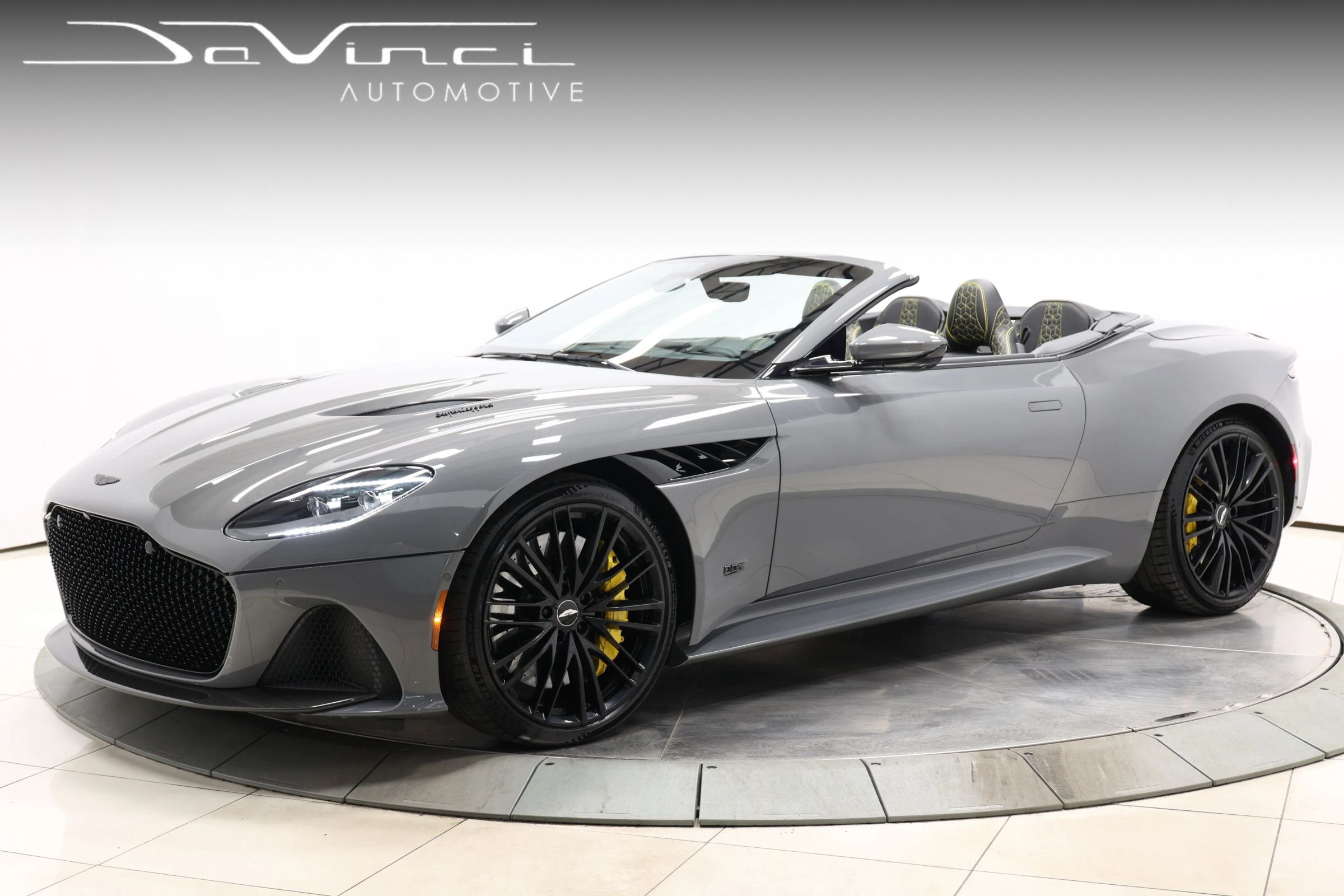 Used 2021 Aston Martin DBS Superleggera Volante RWD image 1