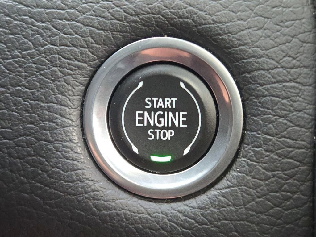 Used 2023 GMC Yukon XL Denali AWD/4WD image 35