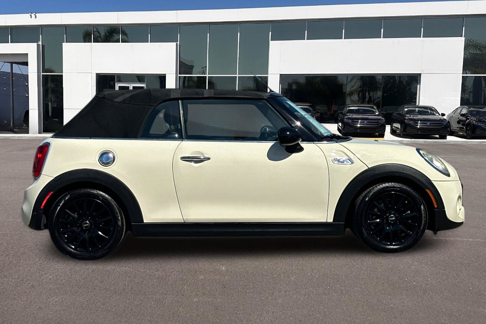 Used 2017 MINI Cooper S FWD image 2