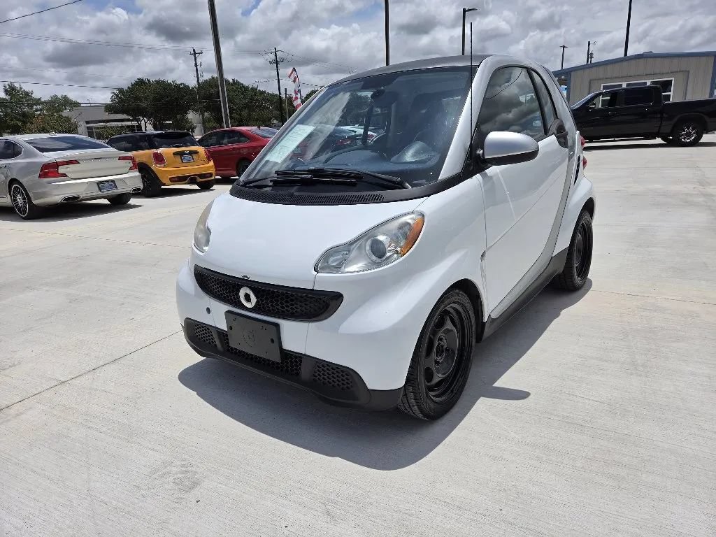 Used 2015 smart fortwo pure RWD image 1