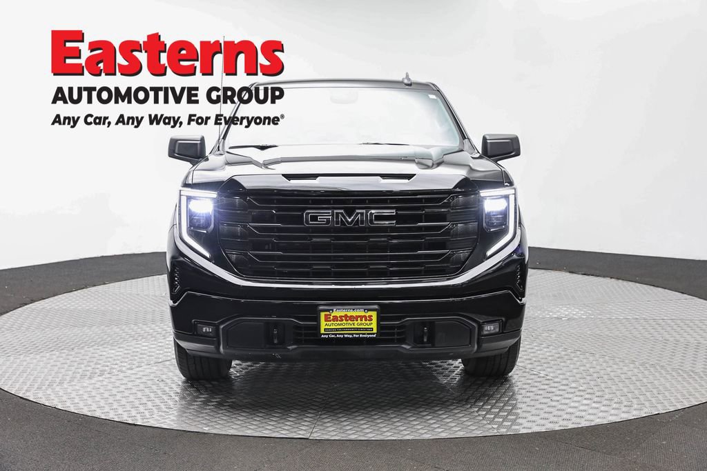 Used 2023 GMC Sierra 1500 Elevation AWD/4WD image 2