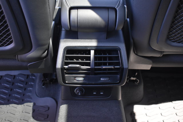 Used 2025 Audi Q3 2.0T Premium w/ Convenience Package AWD/4WD image 22
