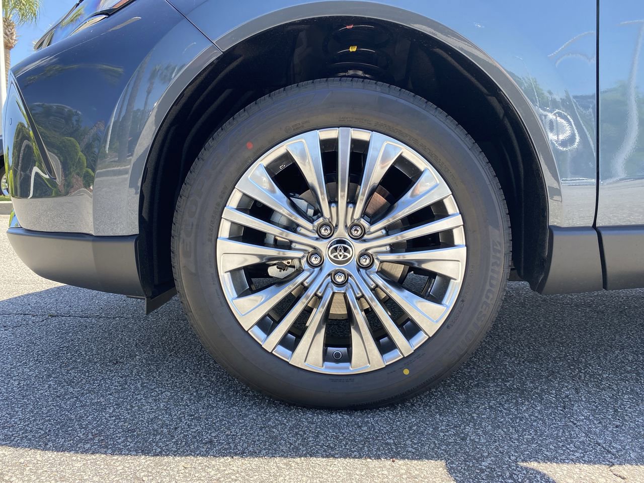Used 2021 Toyota Venza Limited AWD/4WD image 12