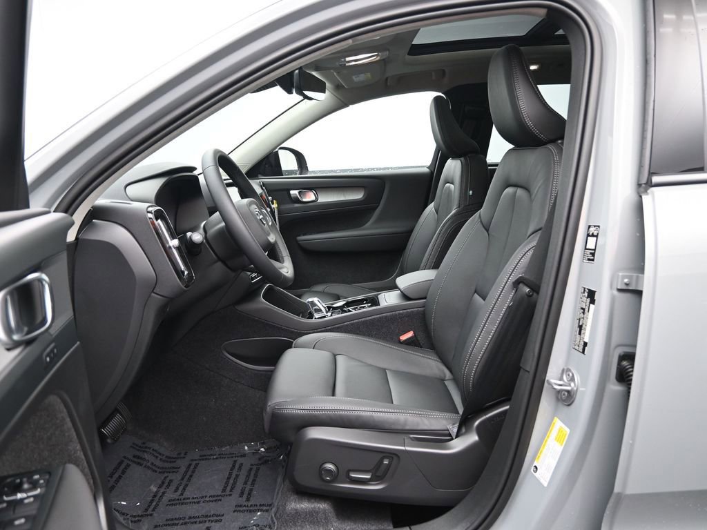 New 2026 Volvo XC40 B5 Plus w/ Protection Package Premier image 21
