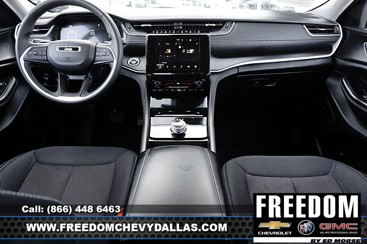 Used 2024 Jeep Grand Cherokee Laredo image 7