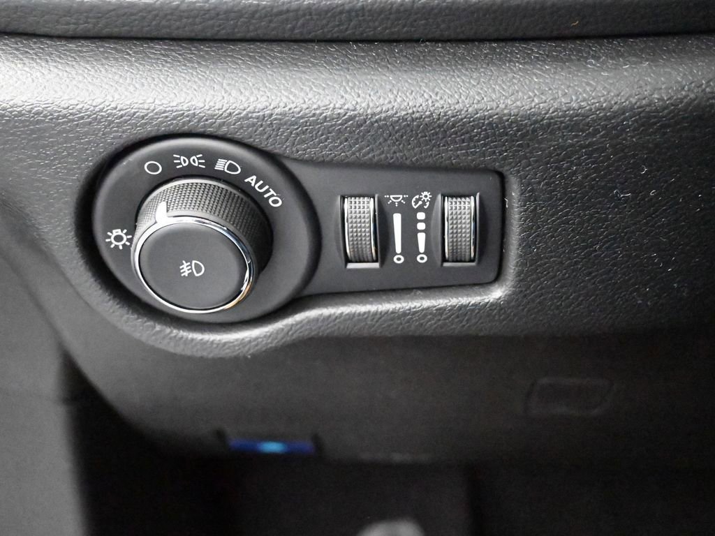 New 2026 Chrysler Pacifica Limited w/ S Appearance Package FWD image 31