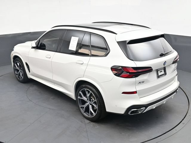 Used 2025 BMW X5 xDrive40i w/ M Sport Package AWD/4WD image 32