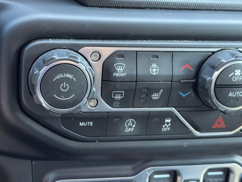 Used 2019 Jeep Wrangler Unlimited Sahara AWD/4WD image 21