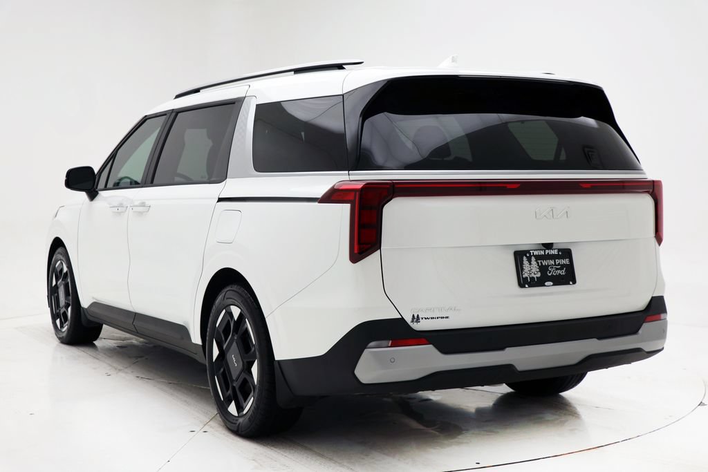 Used 2025 Kia Carnival EX FWD image 7