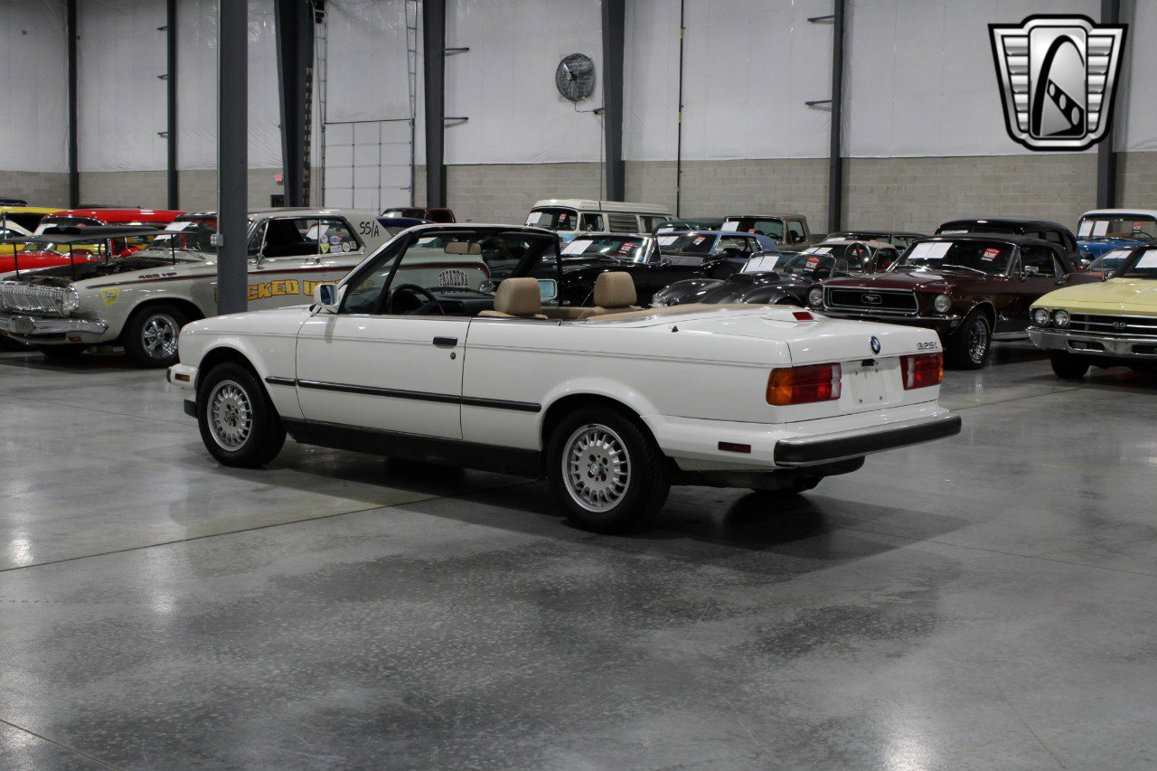 Used 1988 BMW 325i Convertible image 3