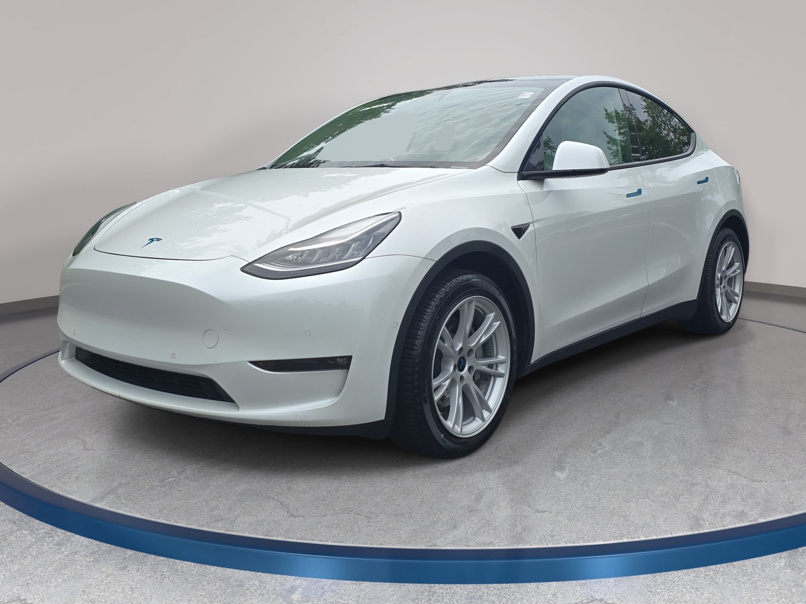 Used 2021 Tesla Model Y Long Range AWD/4WD image 1