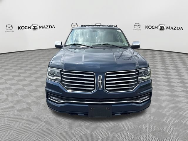 Used 2015 Lincoln Navigator 4WD image 2
