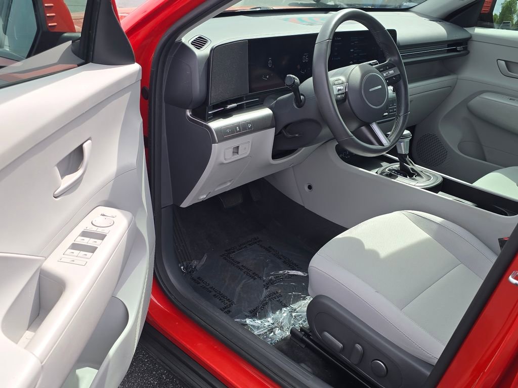 Used 2024 Hyundai Kona SEL image 9