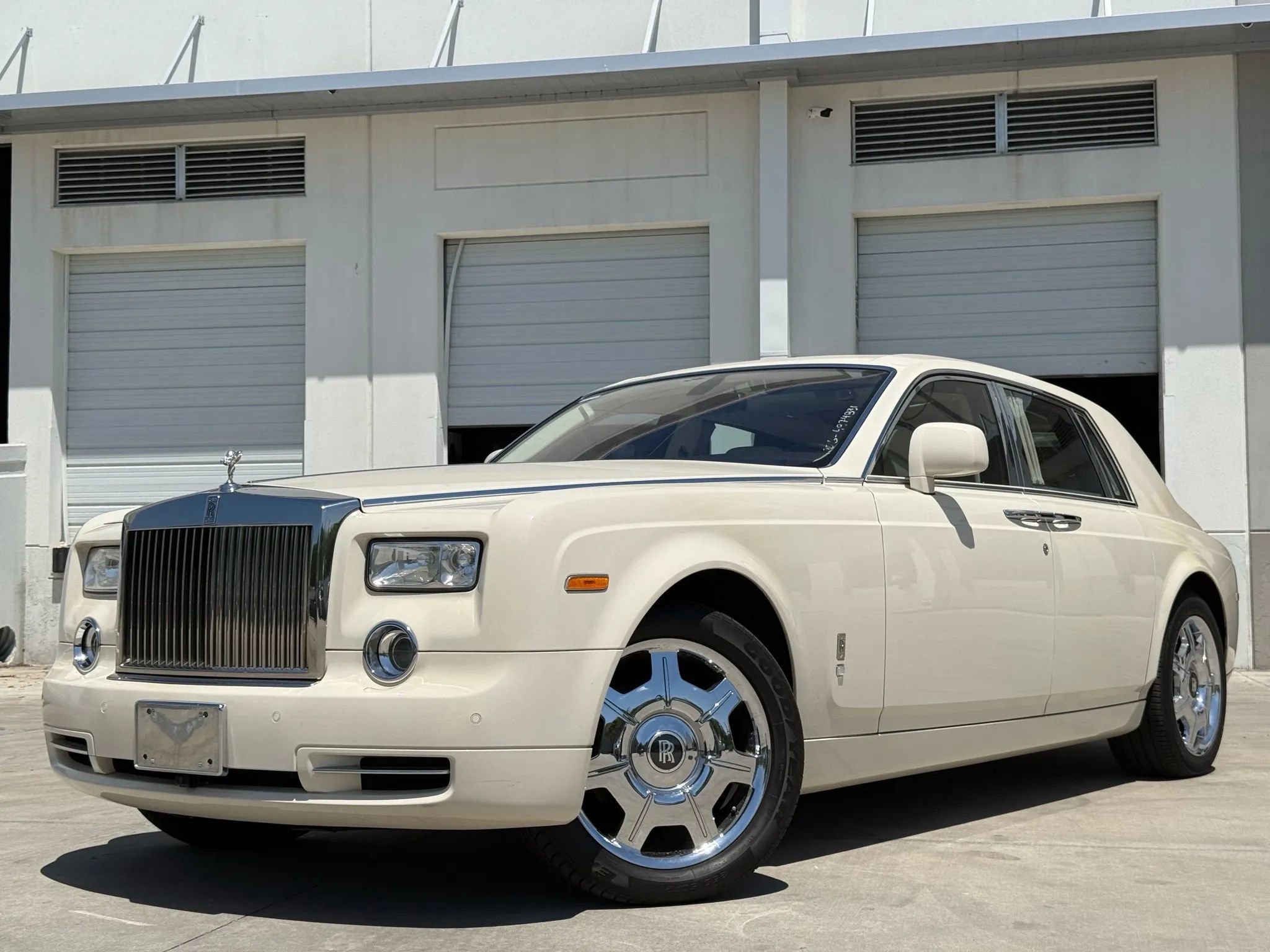 Used 2011 Rolls-Royce Phantom Sedan image 1