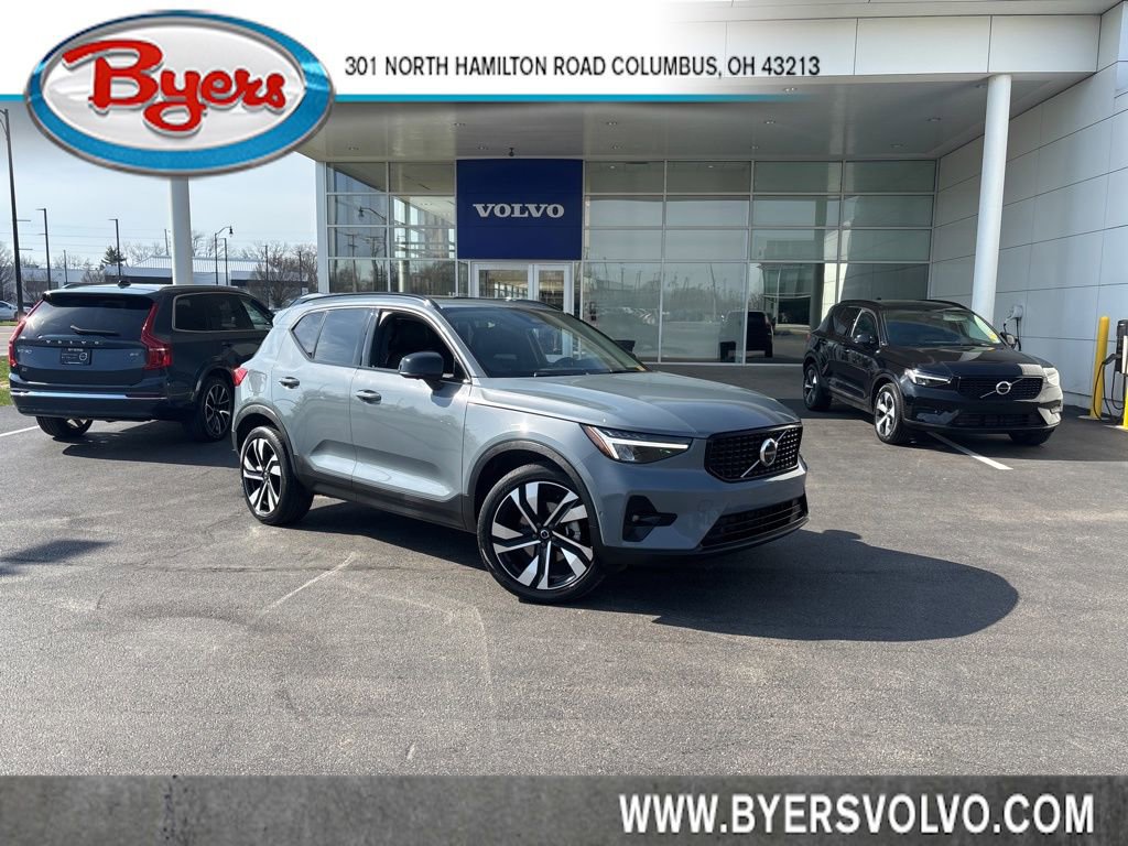 Used 2023 Volvo XC40 B5 Plus w/ Driver Assist Package