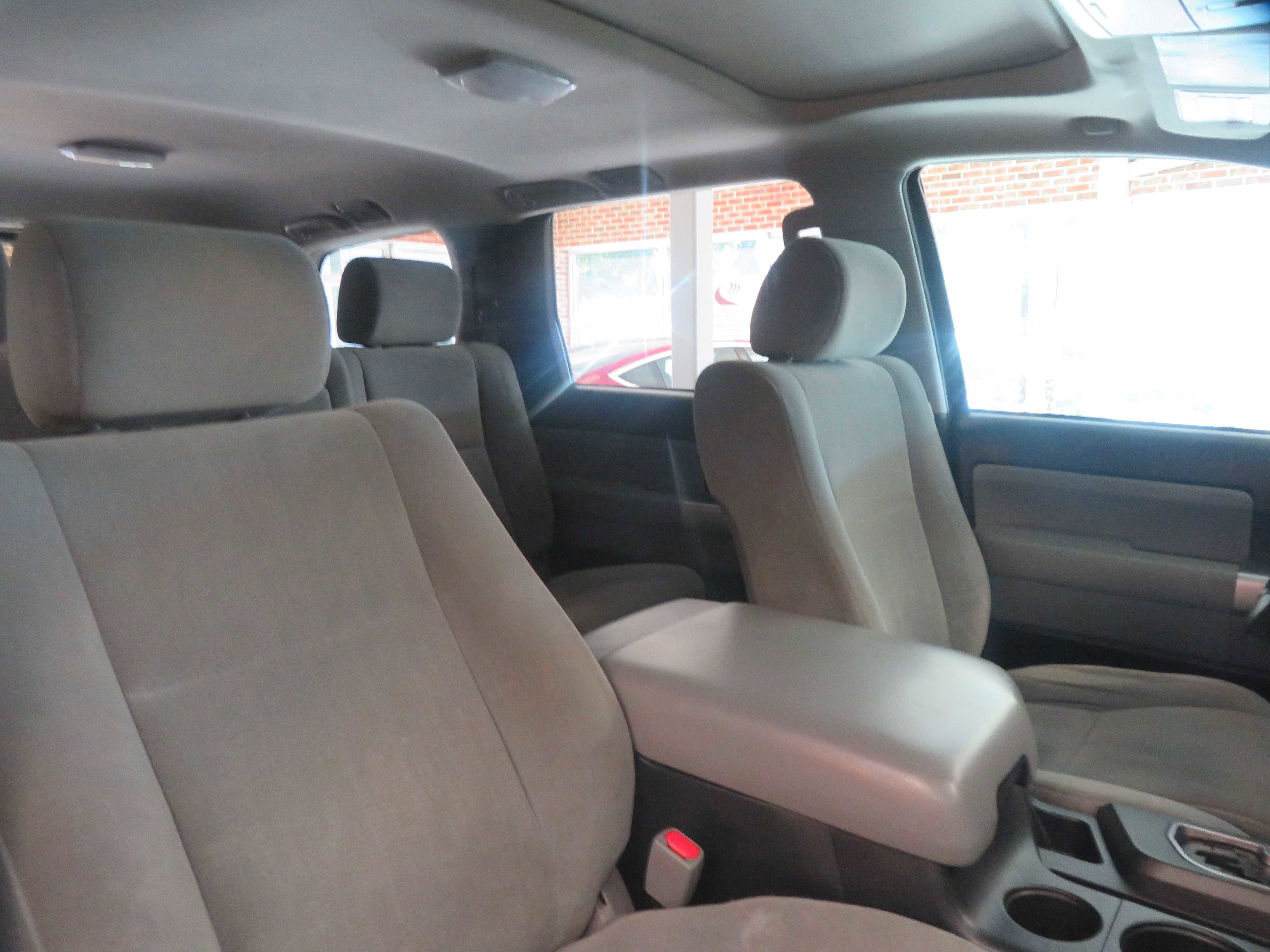 Used 2019 Toyota Sequoia SR5 AWD/4WD image 29