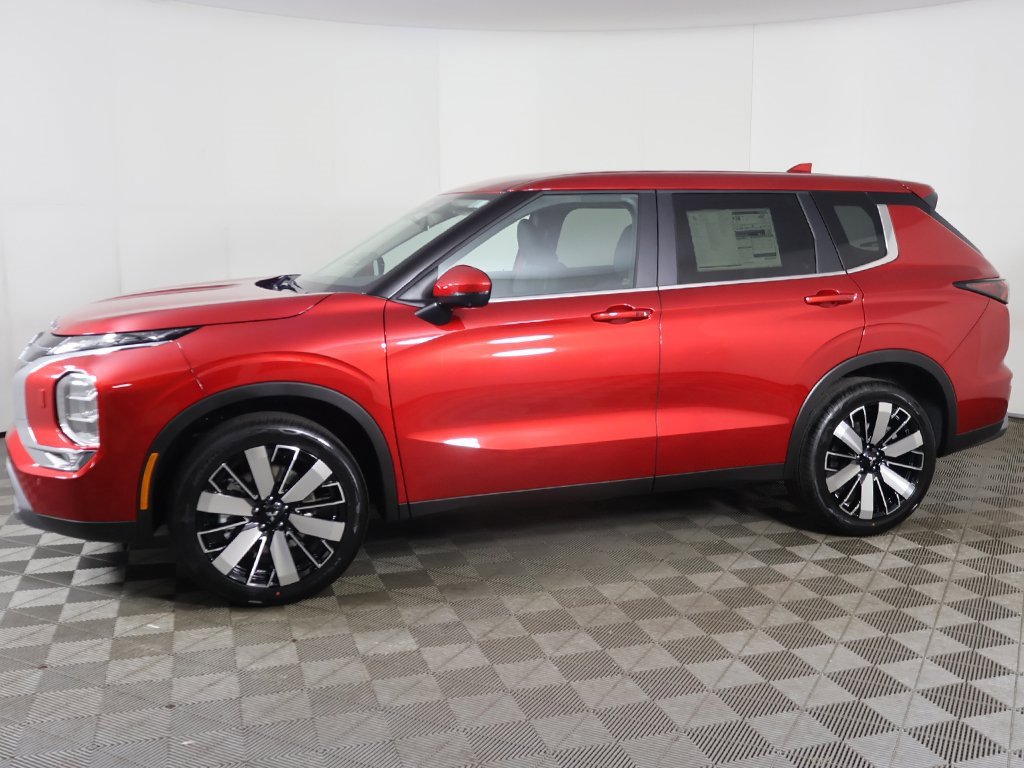 New 2025 Mitsubishi Outlander SE image 19