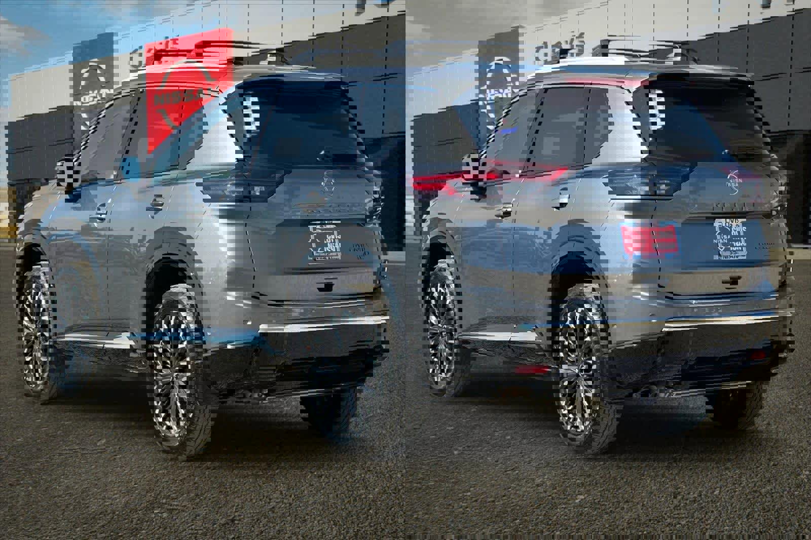 New 2026 Nissan Rogue Platinum image 7