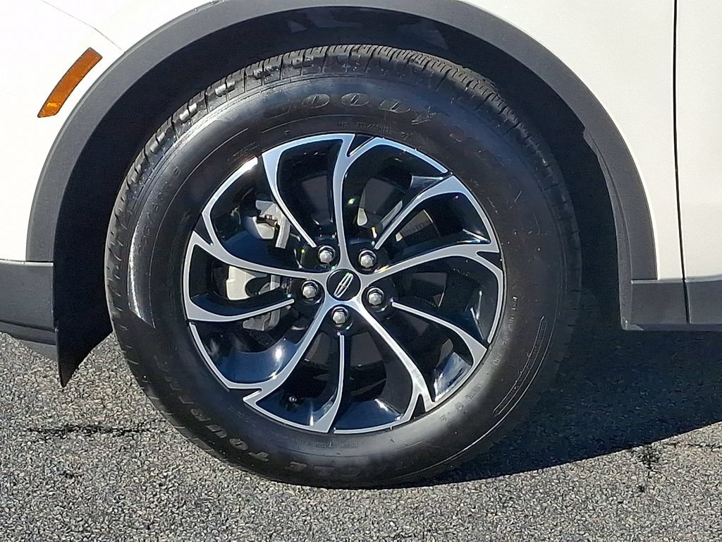 Certified 2024 Lincoln Nautilus Premier AWD/4WD image 8