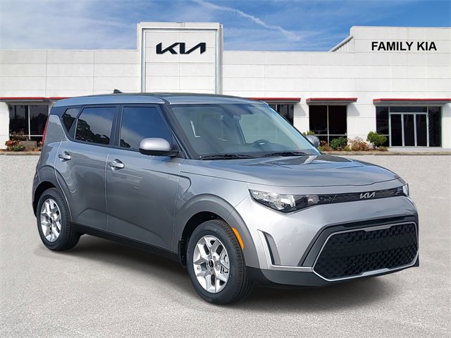 New 2025 Kia Soul LX image 1