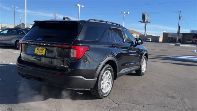 Used 2025 Ford Explorer Active image 9