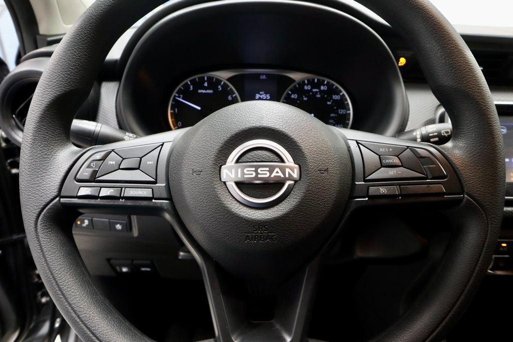 Certified 2025 Nissan Kicks Play S image 30