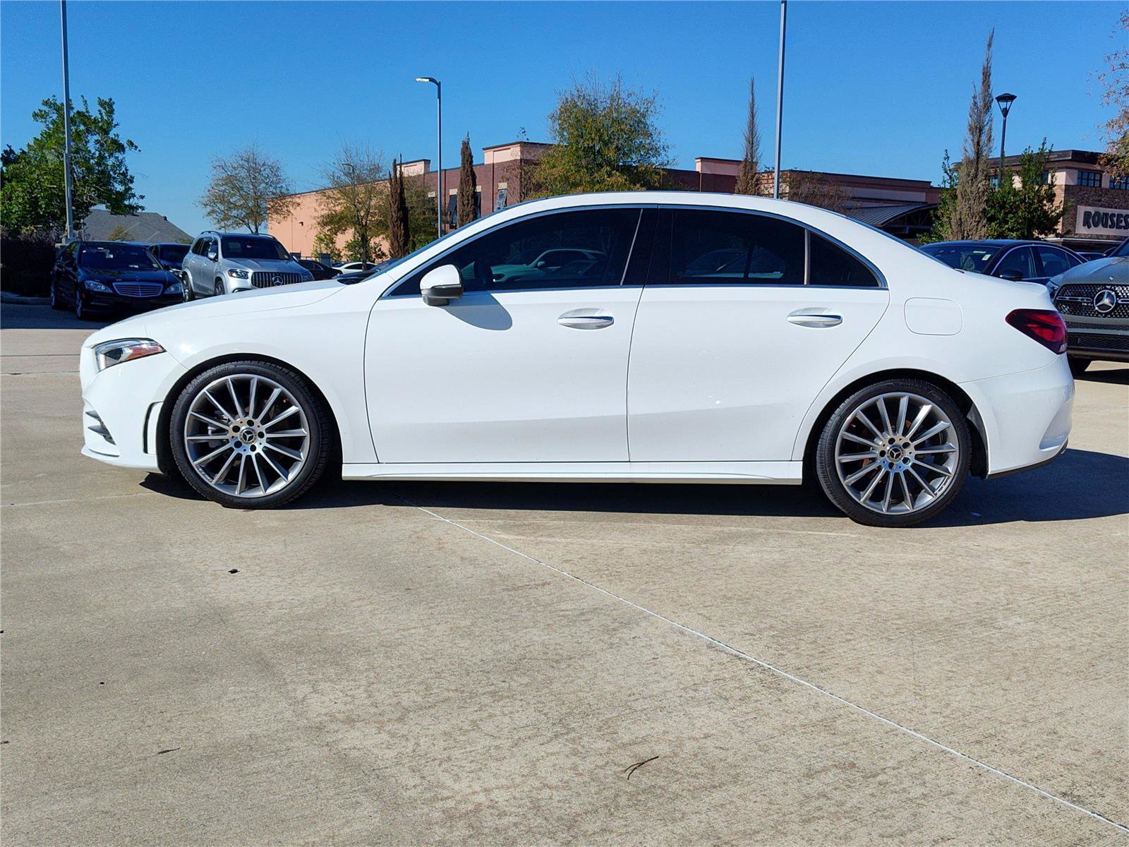 Used 2022 Mercedes-Benz A 220 image 3