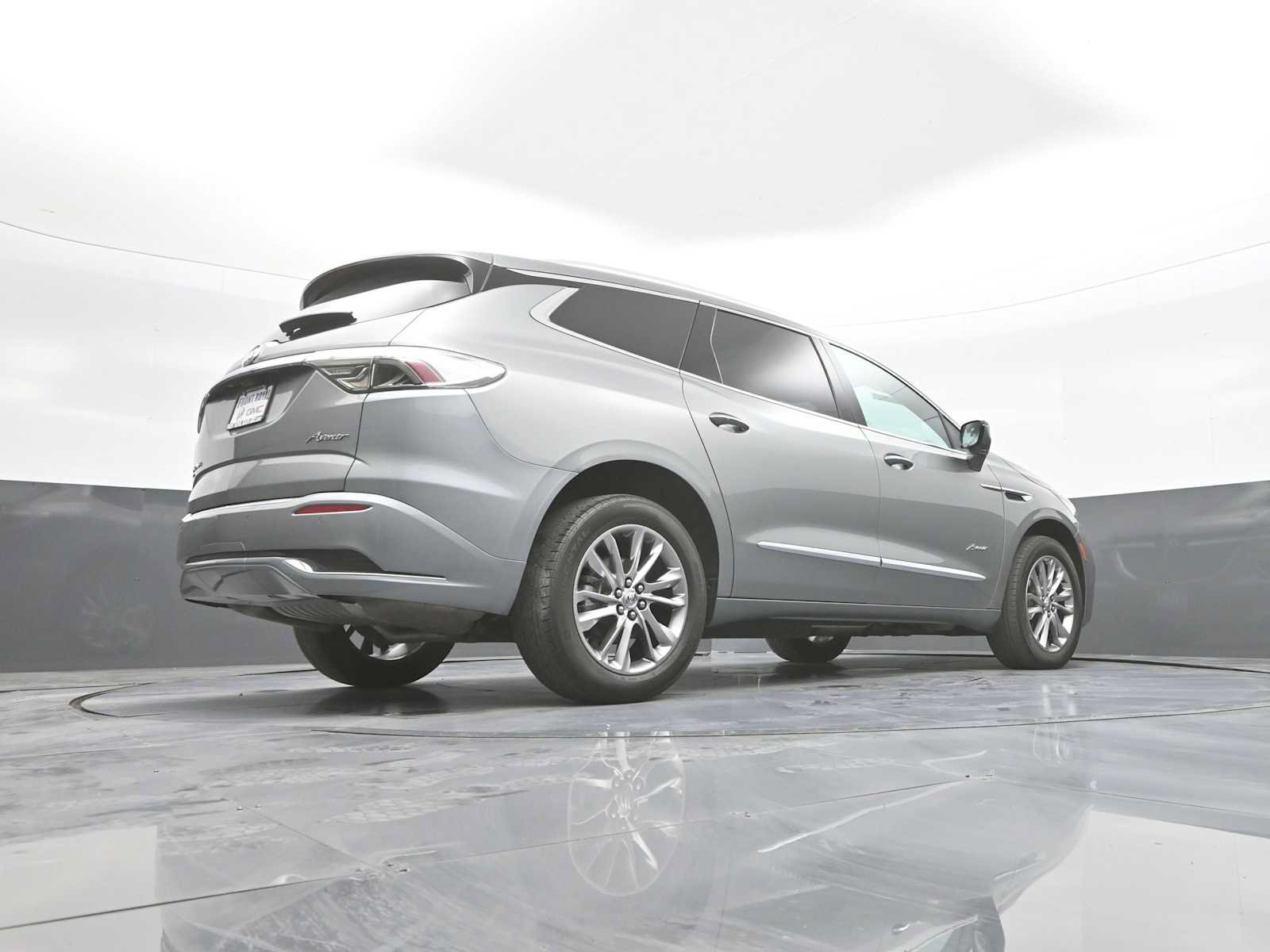 Used 2024 Buick Enclave Avenir AWD/4WD image 48