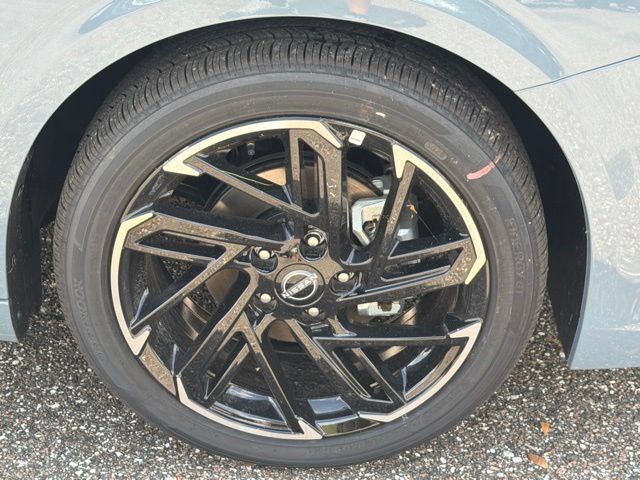 New 2026 Nissan Sentra SR w/ Floor Mat Package FWD image 9