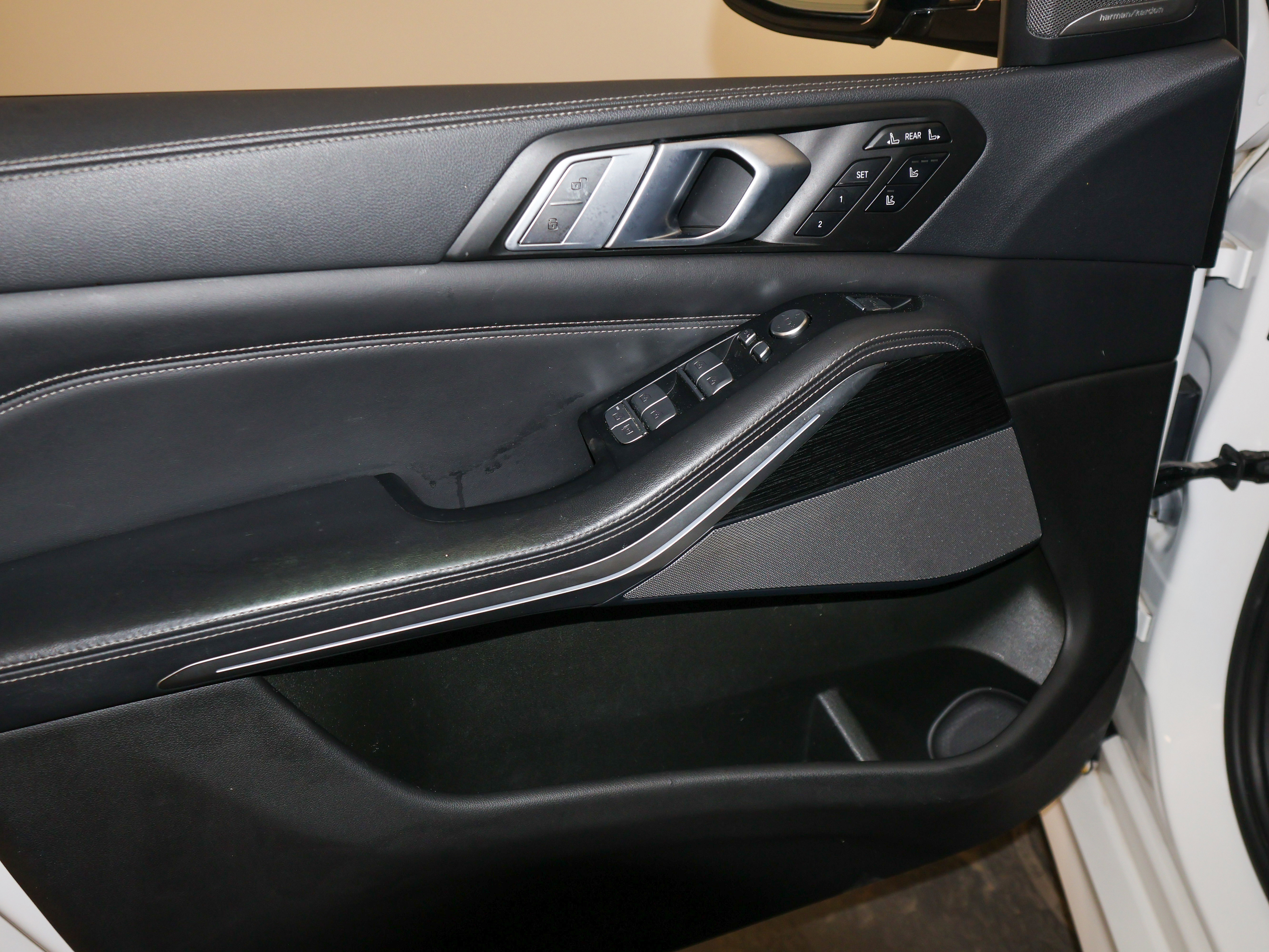 Used 2021 BMW X7 M50i image 23