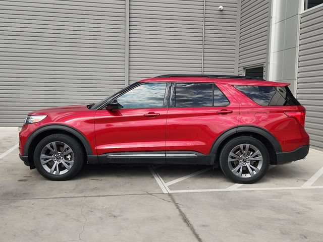 Certified 2022 Ford Explorer XLT w/ Equipment Group 202A RWD image 5