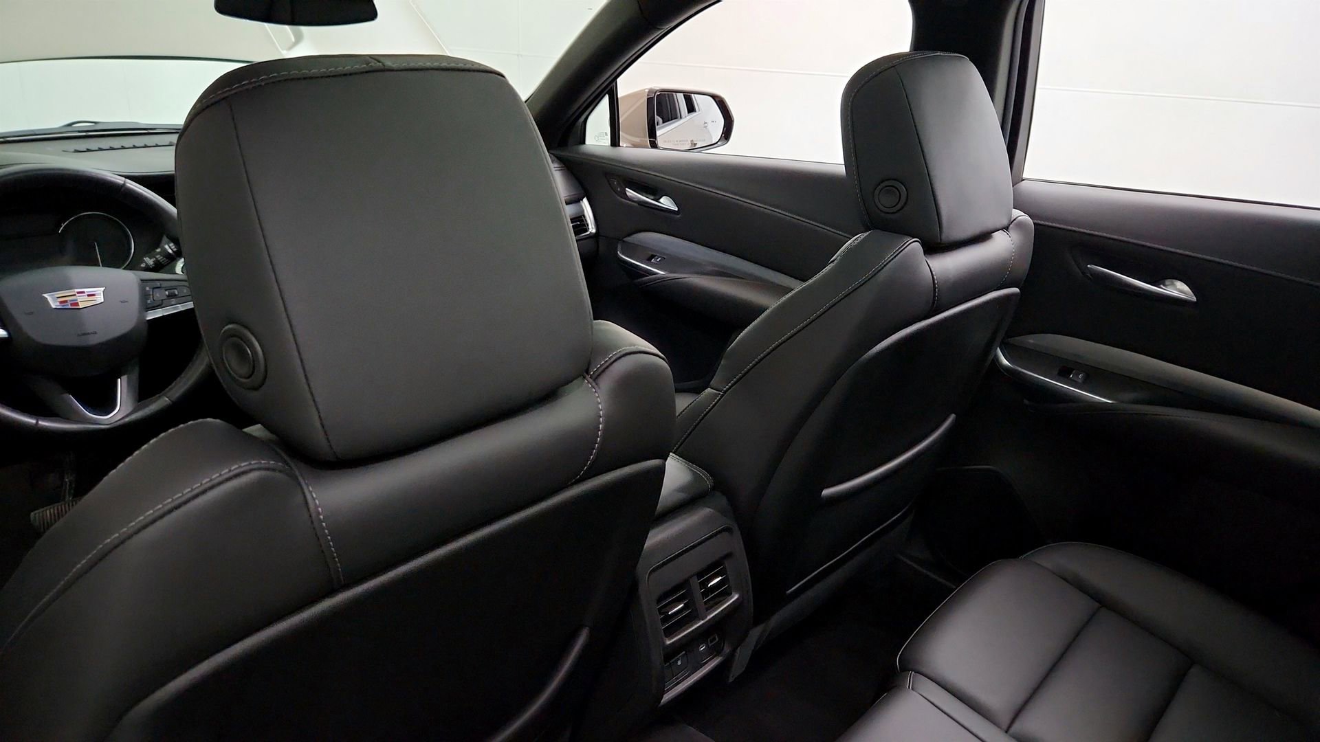 Certified 2023 Cadillac XT4 Premium Luxury w/ Cold Weather Package image 21