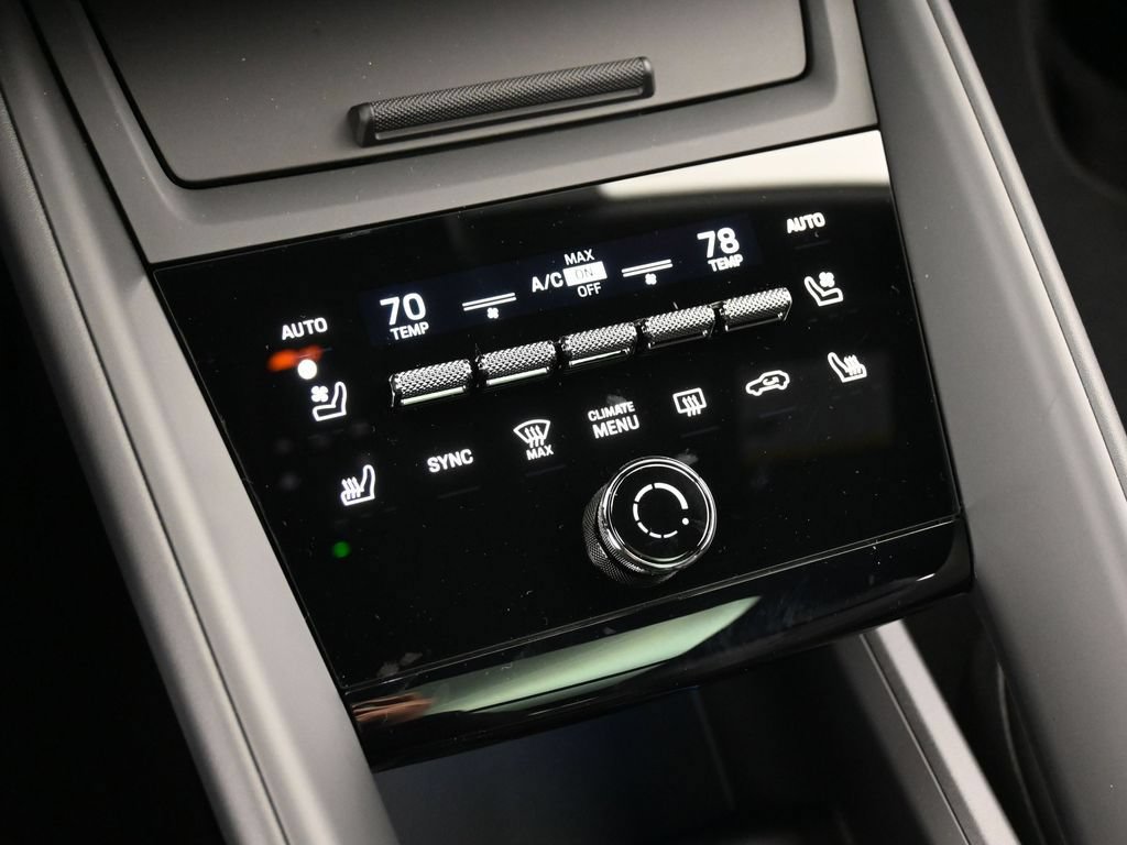 Certified 2025 Porsche Macan Electric RWD image 21