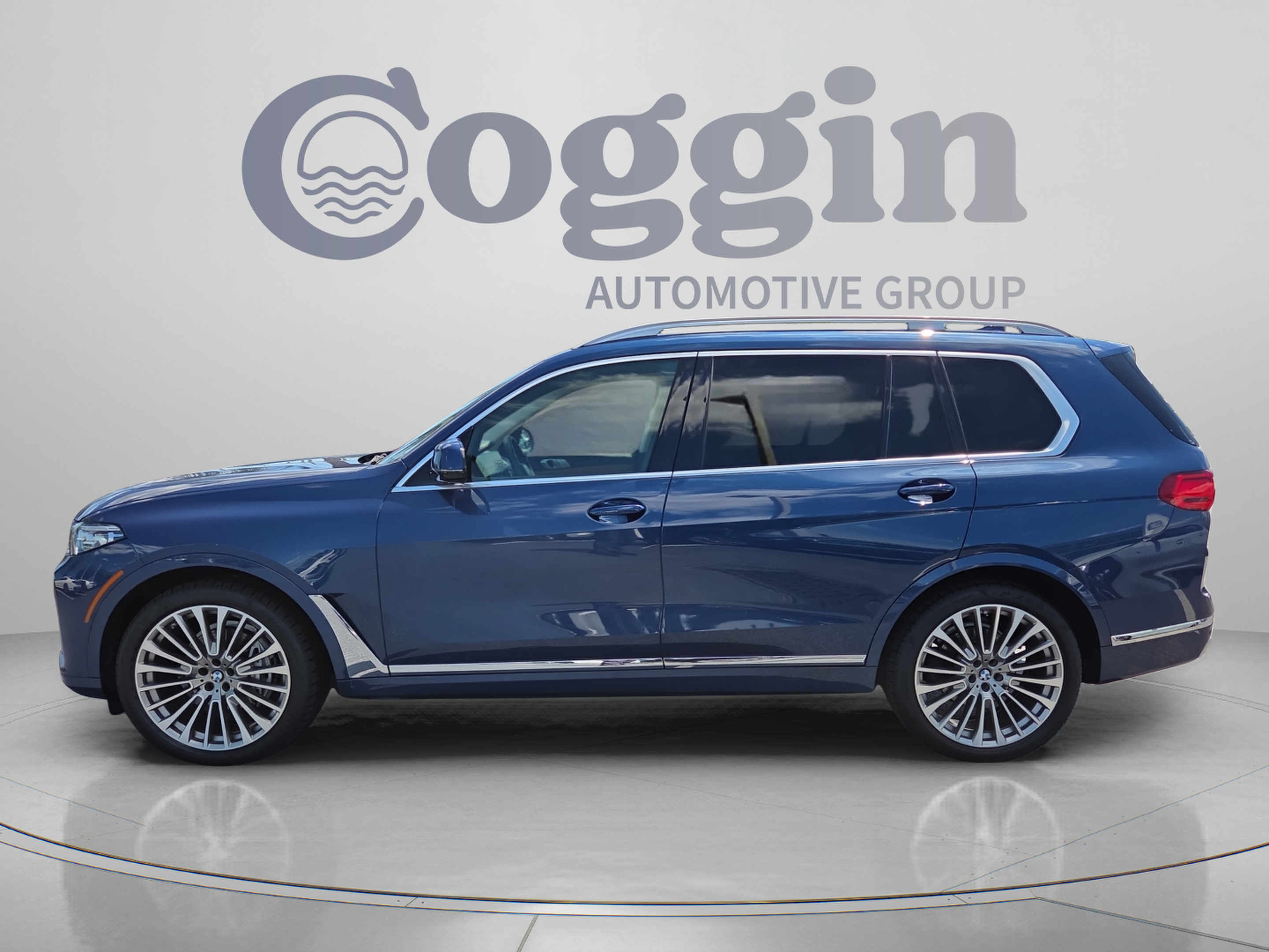 Used 2022 BMW X7 xDrive40i w/ Executive Package AWD/4WD image 2