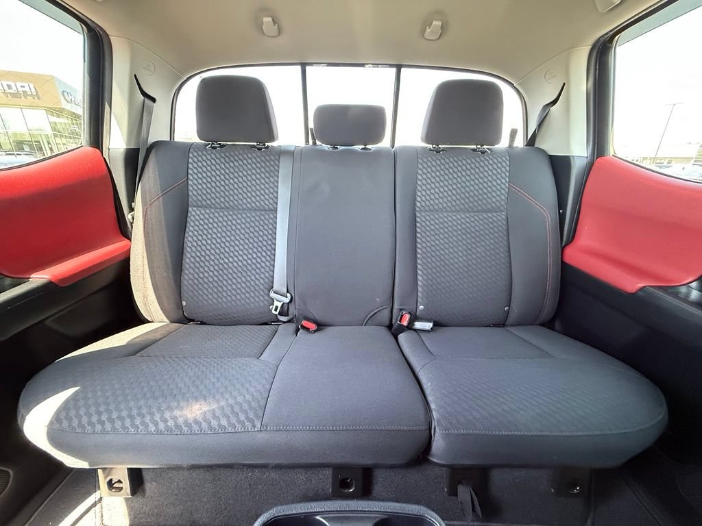 Used 2020 Toyota Tacoma SR5 RWD image 30