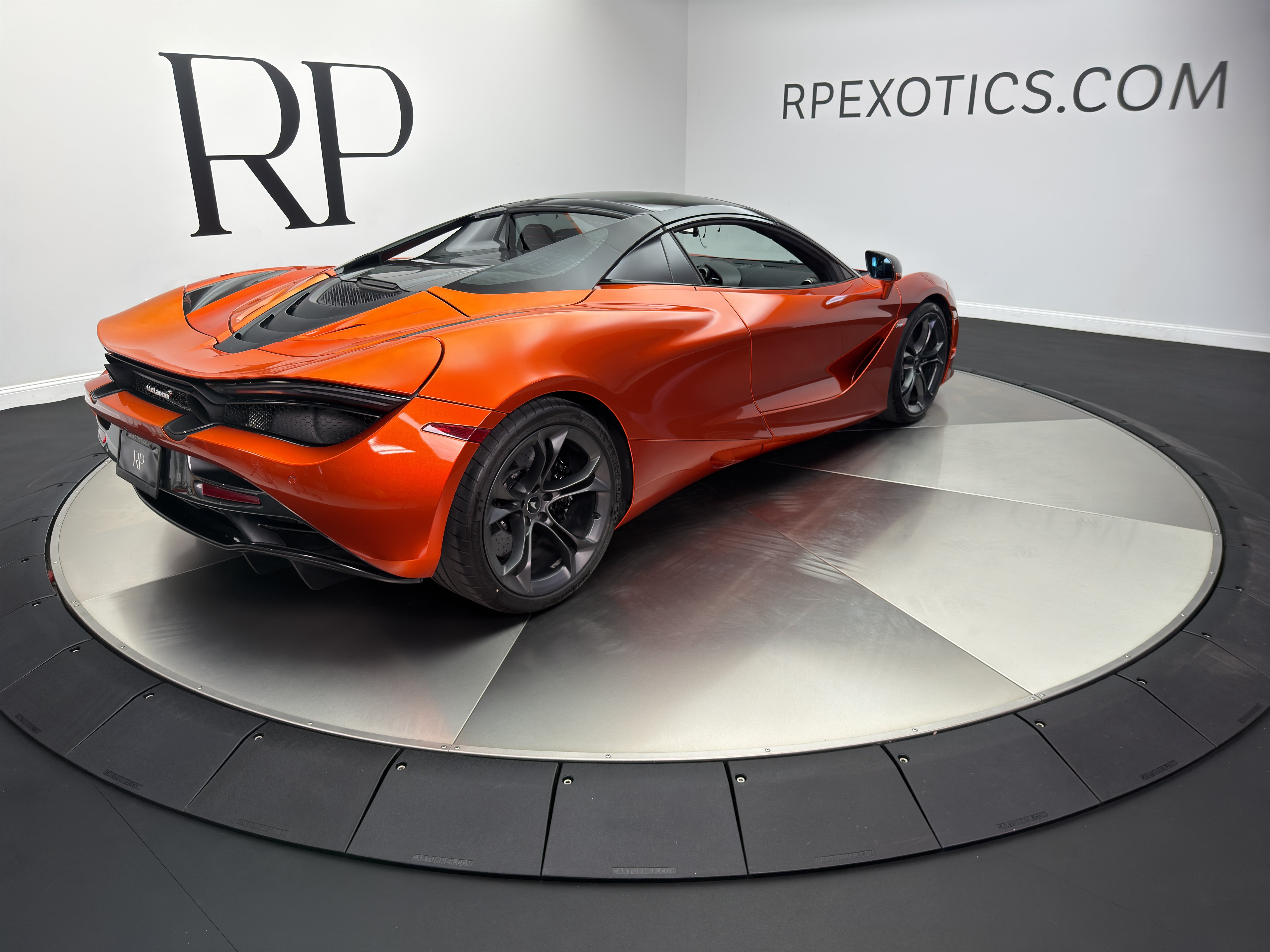 Used 2020 McLaren 720S Spider RWD image 14