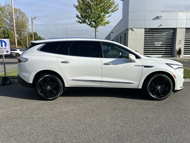 Used 2024 Buick Enclave Essence w/ Sport Touring Edition AWD/4WD image 9