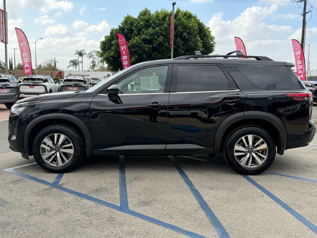 Certified 2026 Nissan Pathfinder SL FWD image 4