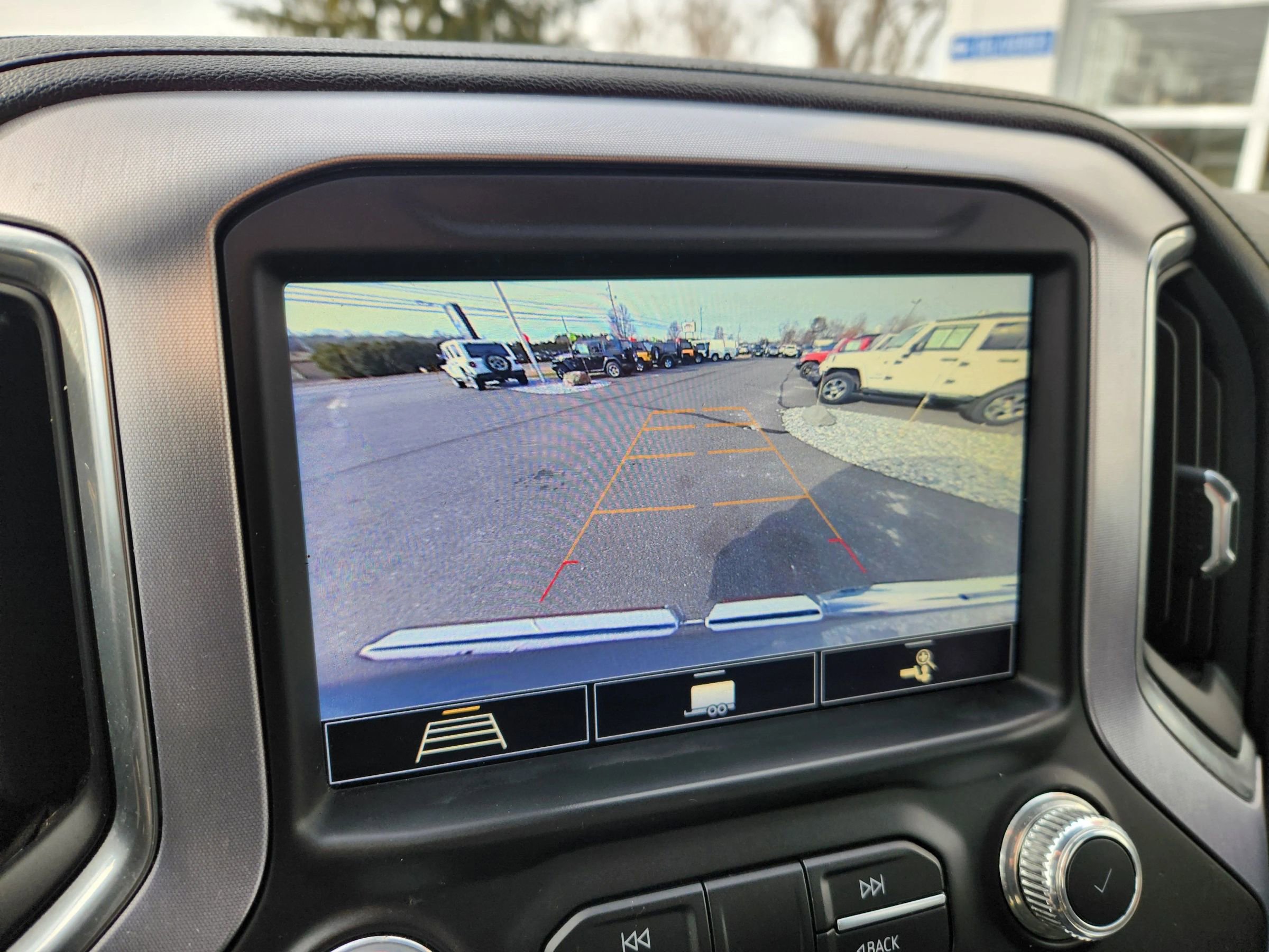 Used 2020 GMC Sierra 1500 SLE w/ SLE Value Package image 33