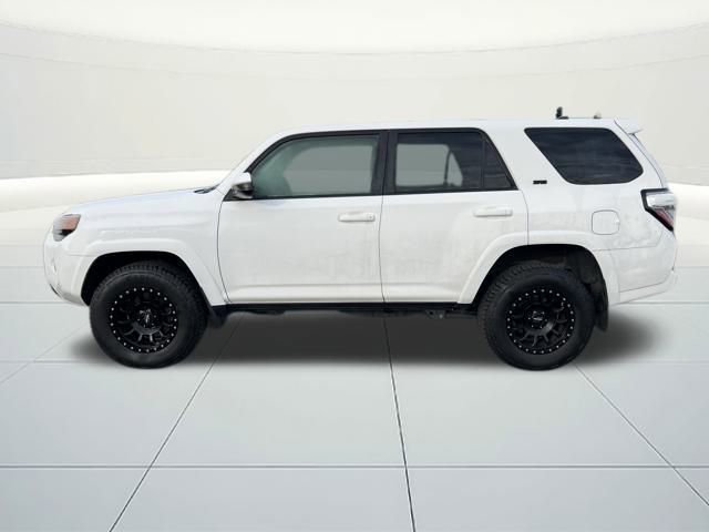 Used 2018 Toyota 4Runner SR5 image 2